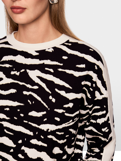 Long-sleeved shirt with animal print
