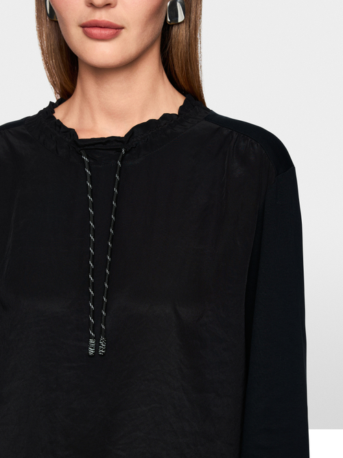 Long-sleeved shirt with materials mix