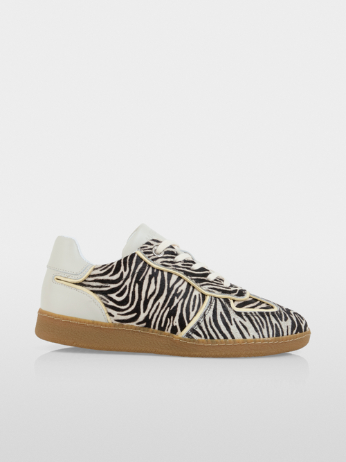 Sneakers with animal print