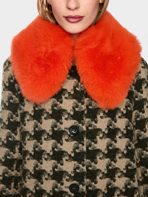 Houndstooth coat with faux fur collar