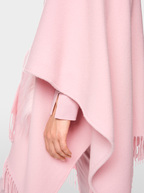 Cape with faux fur pockets