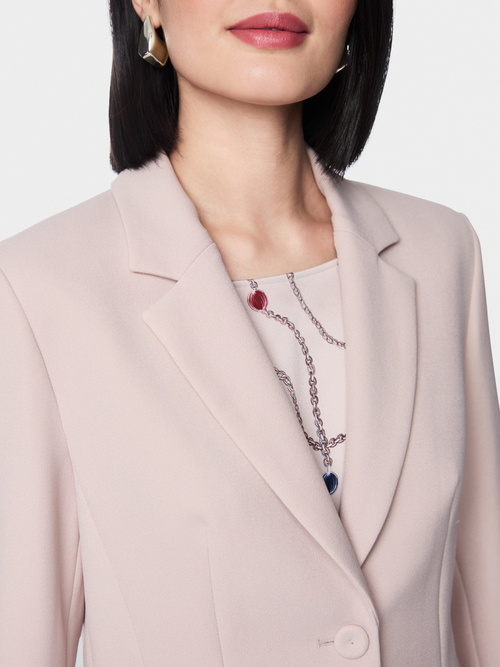Fitted blazer with lapels
