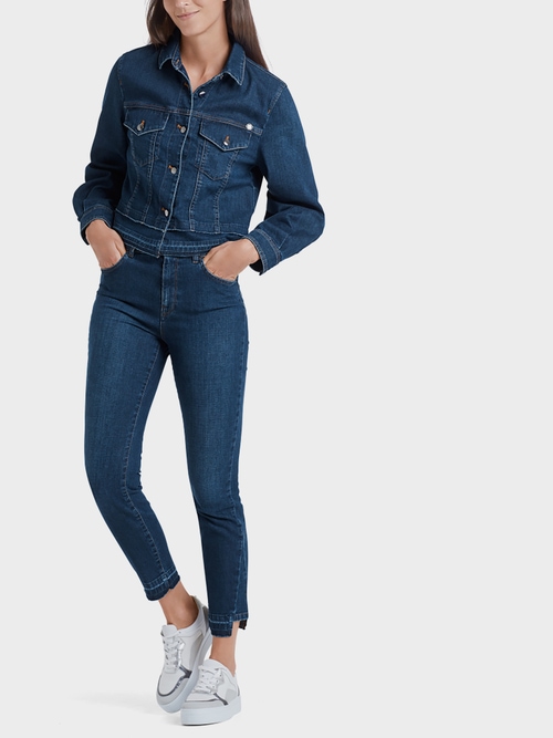 Cool jeans with cut-outs