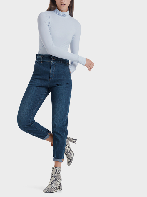 Jeans mit lässig geschnittenen Beinen