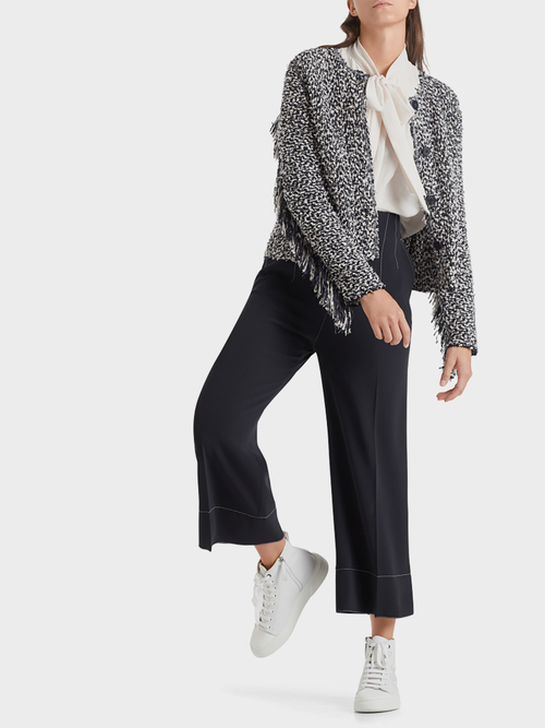 Fransenjacke Knitted in Germany