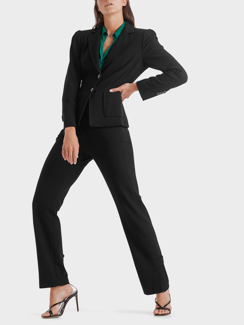 Femininer Blazer mit Schulterbetonung