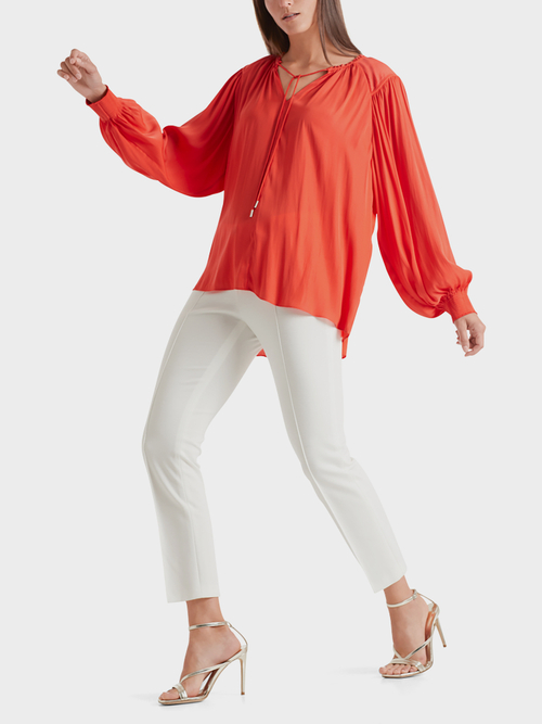 Verspielte Bluse mit Volumen
