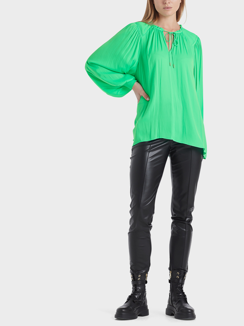 Verspielte Bluse mit Volumen