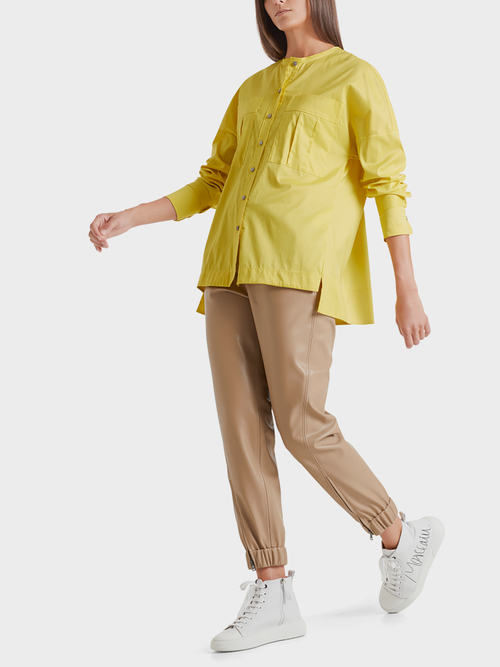 Bluse mit verlängertem Rückenteil
