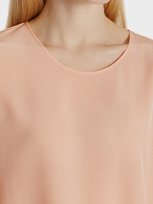 Ongecompliceerde zijden blouse