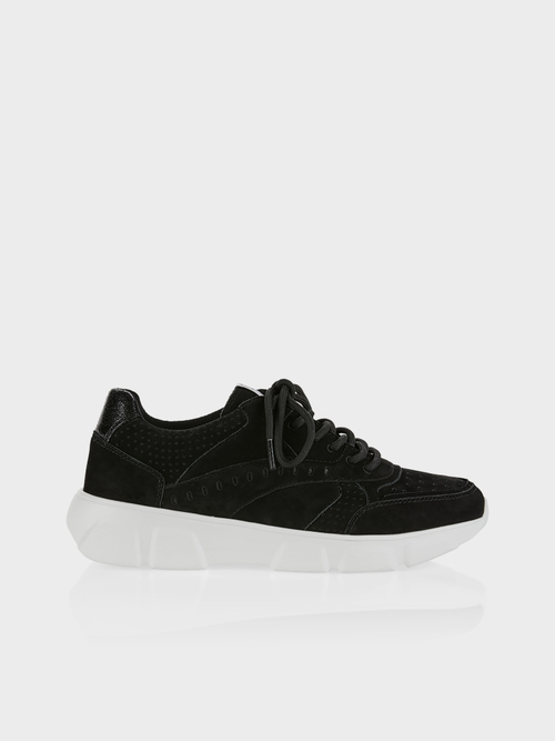Ledersneaker mit Perforation