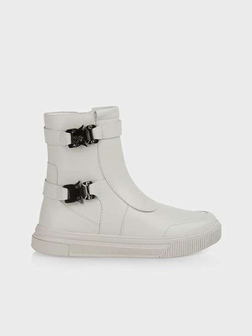 Leather booties with decorative buckle