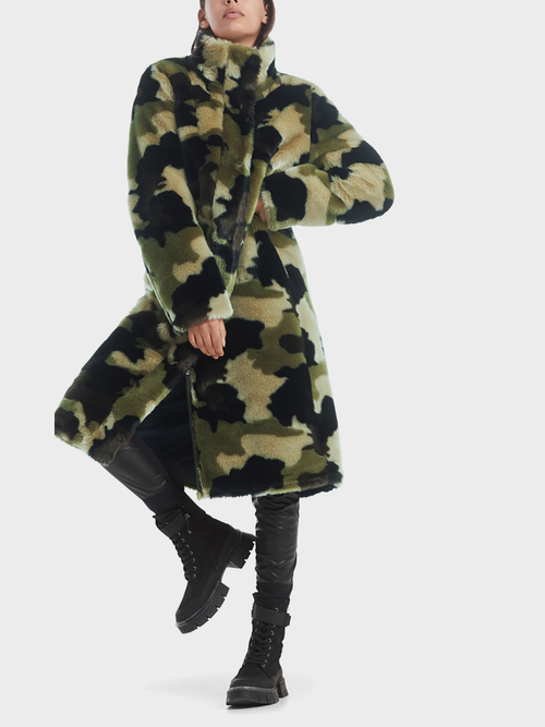 Mantel in camouflagelook