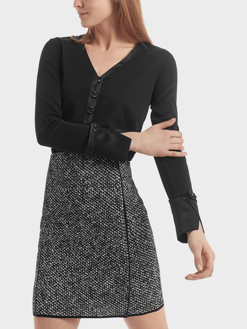 Jerseyshirt mit Blusendetails aus Seide
