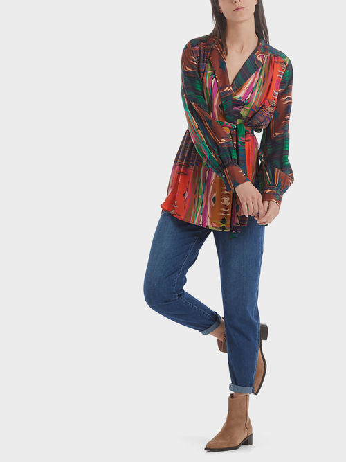 Fließende Wickelbluse aus Satin