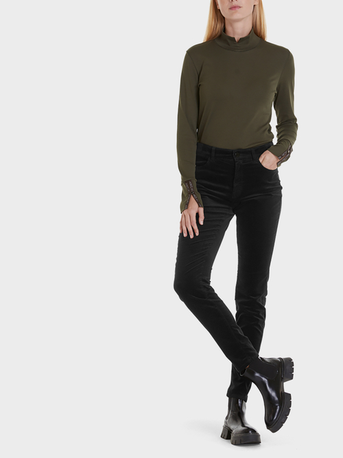 Schmale Samtjeans