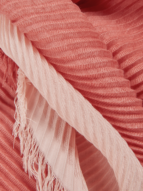 Two-tone pleated scarf