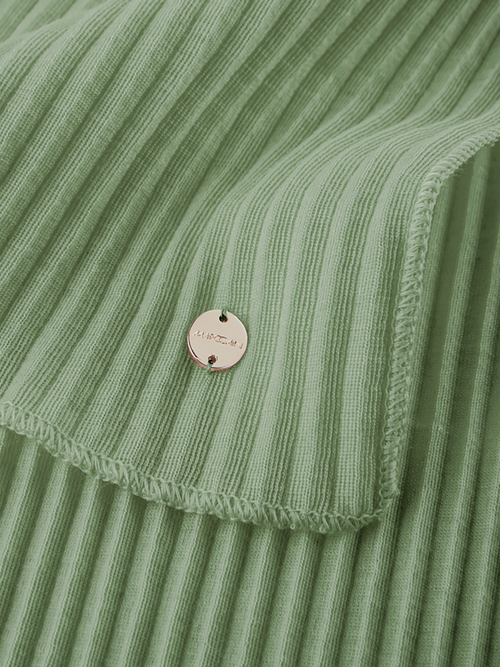 Plisse scarf in pure new wool