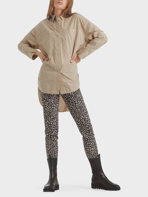 Long shirt-type blouse