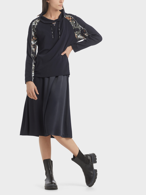 Blouse-style top in mixed materials