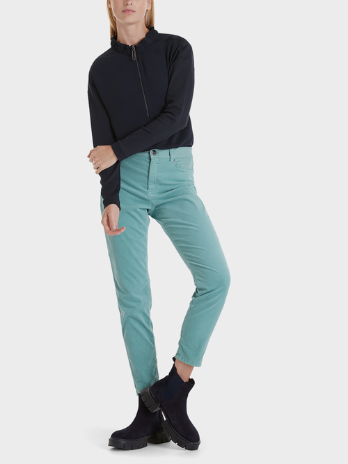 Schmale Samtjeans