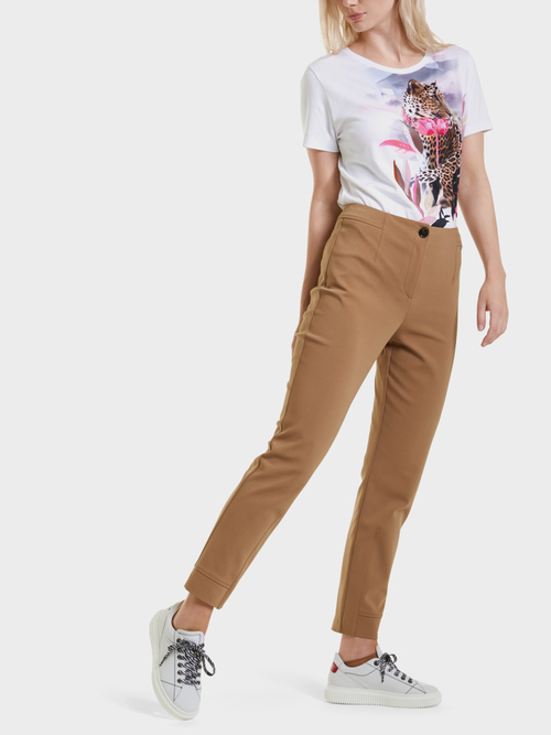 Geschmücktes Leo-T-Shirt