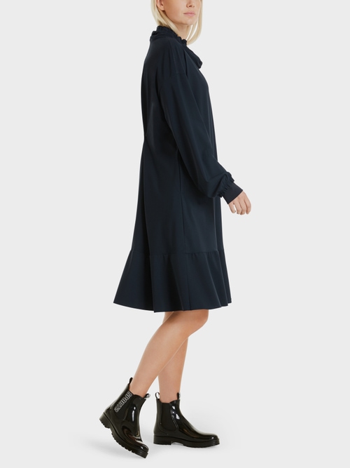 Dress made of stretch fabric