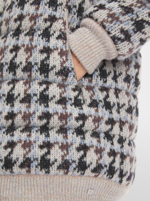 Outdoor jacket - knitted in Germany