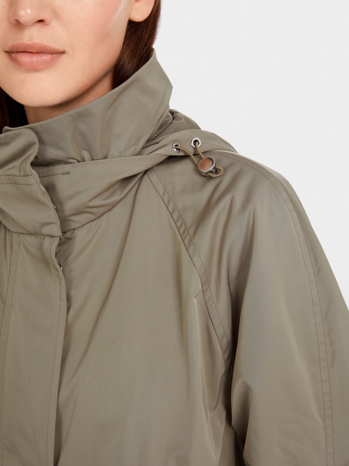 Manteau avec grande capuche