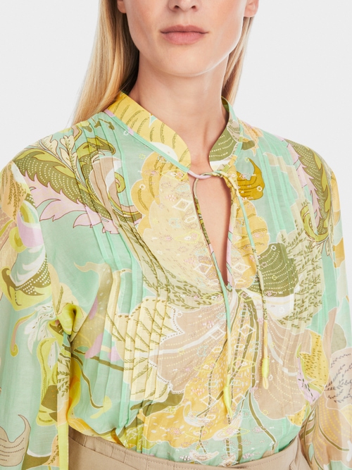 Light blouse in tunic style