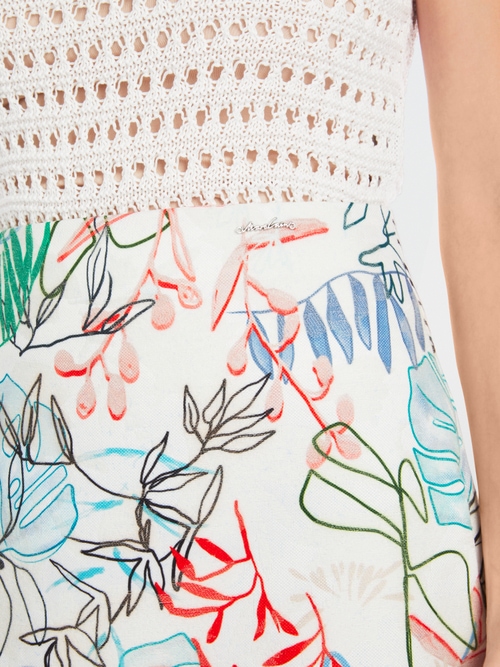 Slim mini skirt with arty leaf motif