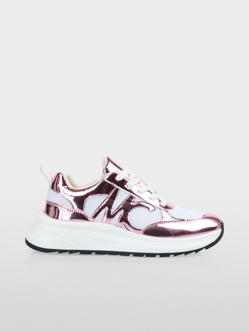 Chunky trainers with patent details