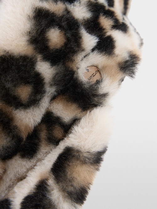 Baker boy cap with leopard print