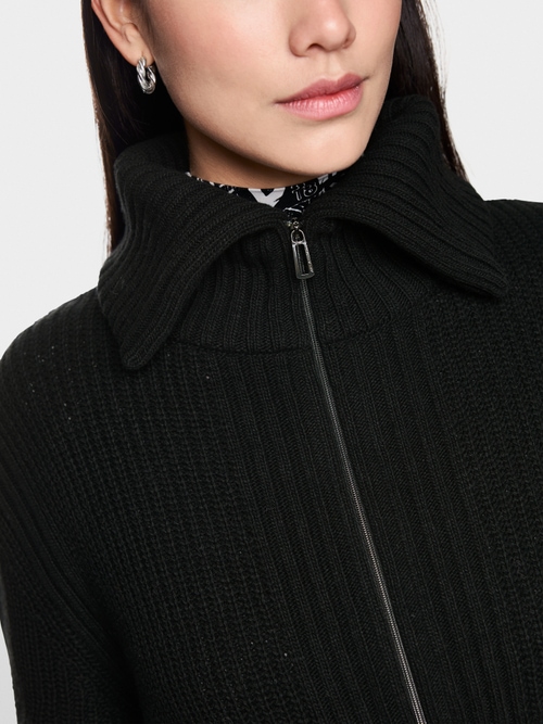 Knitted in Germany cardigan with collar
