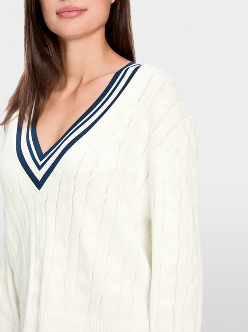 Jumper with cable pattern