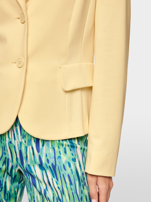 Fitted blazer