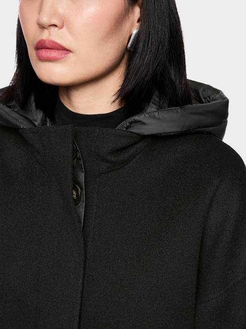 Wolljacke mit Kapuze