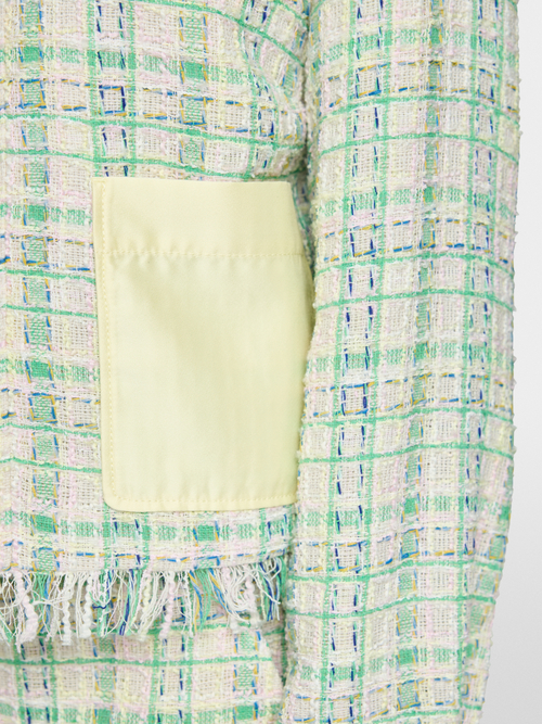Jacke mit kontrastfarbigen Details