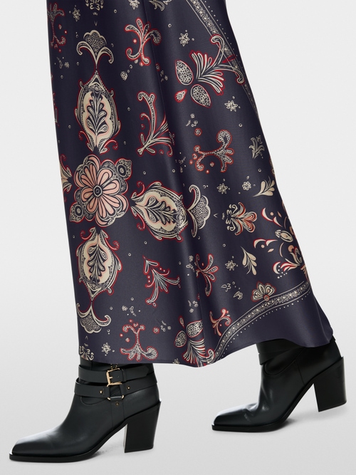 Viscose skirt with paisley print