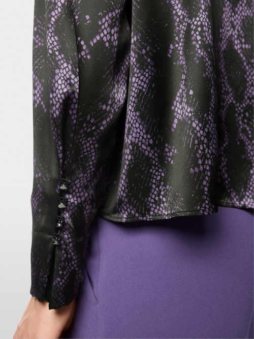 Blouse en soie à imprimé serpent
