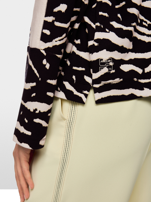 Long-sleeved shirt with animal print