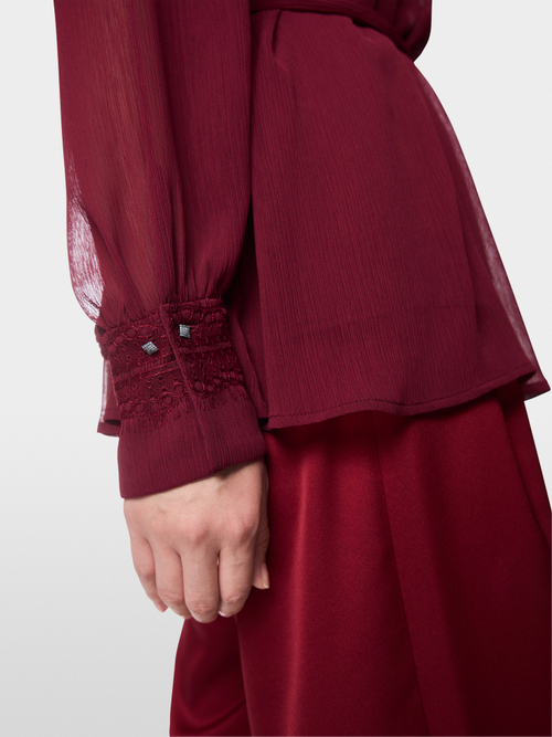 Crêpe blouse with tie belt