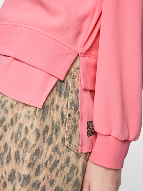 Loose-fitting blouse