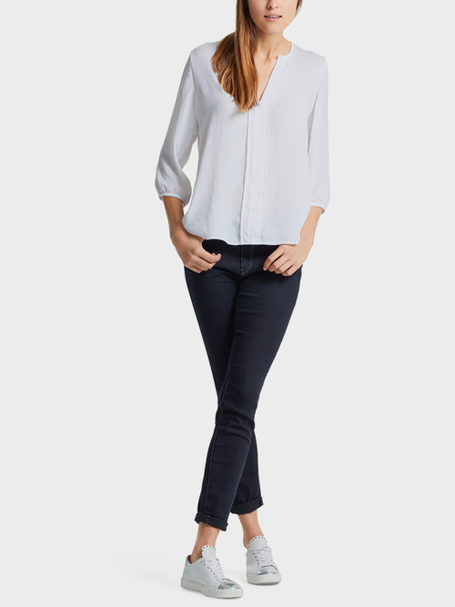 Röhrenjeans mit Kontrastnähten