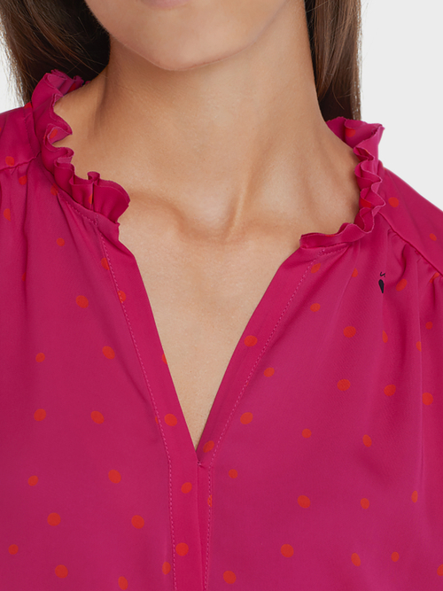 Kleid mit femininen Details