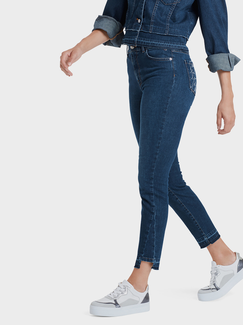 Cool jeans with cut-outs