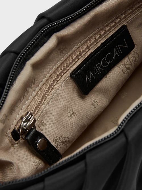 Nylon-Henkeltasche mit Kettendetail