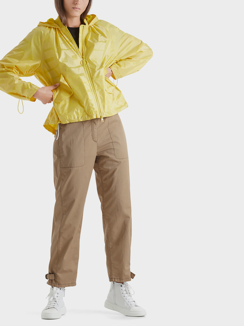 Nylonjacke mit Letterprint