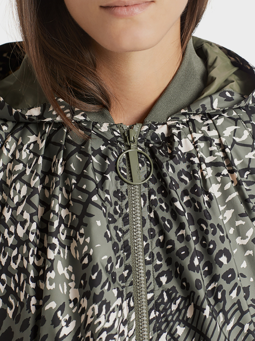 Outdoor-Jacke mit Leo-Mesh-Druck