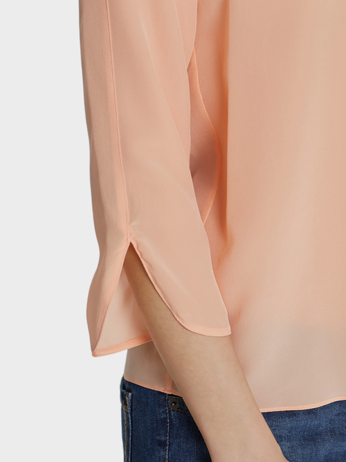 Ongecompliceerde zijden blouse